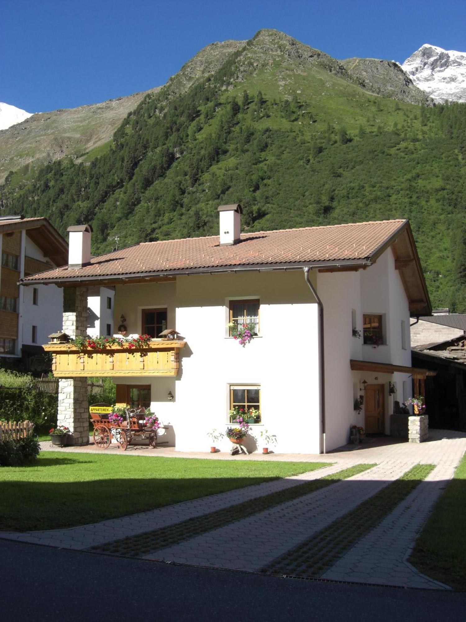 Garni Des Alpes Hotel Solda Exterior foto